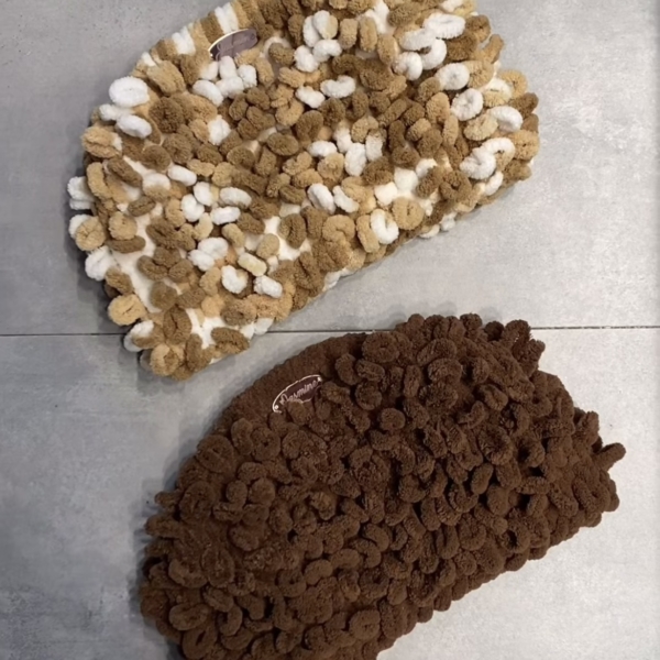 Brown & polycolor puffy